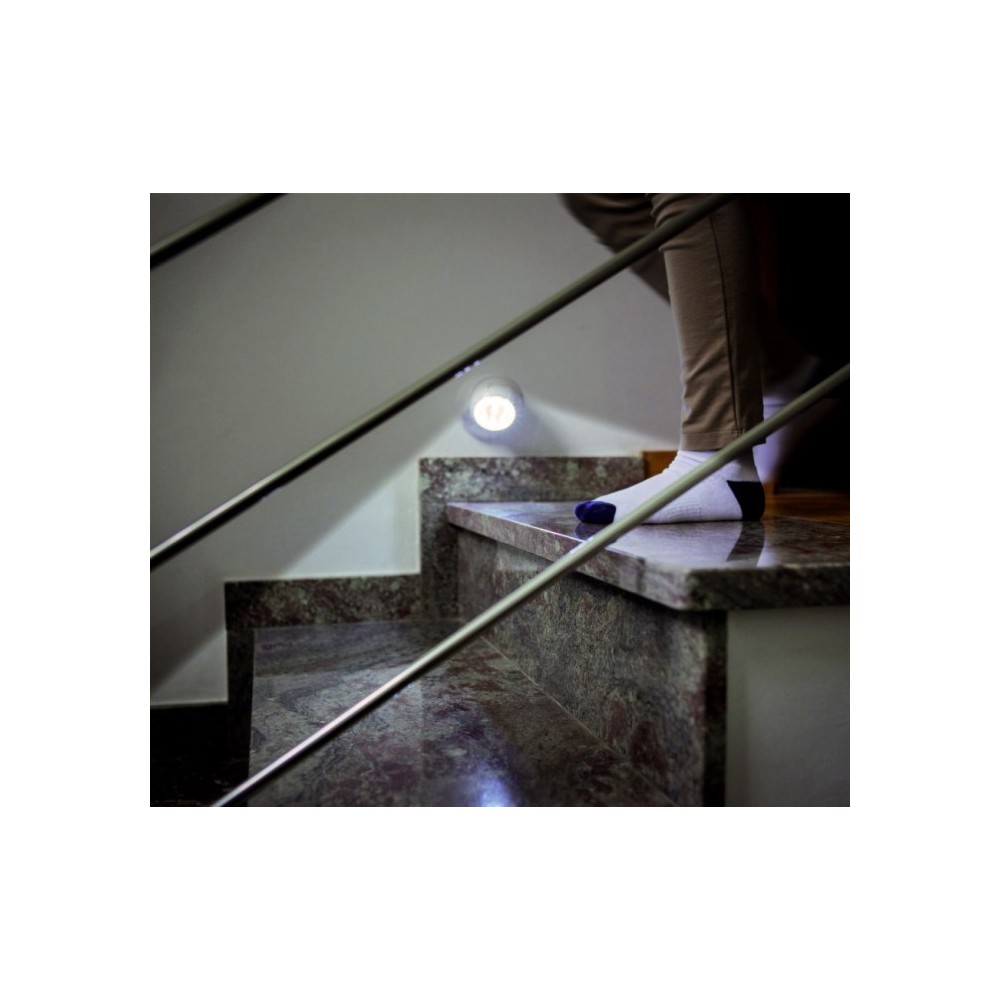 341780 Spot 8 LED 360 degrés à détecteur de mouvement avec bouton ON-OFF