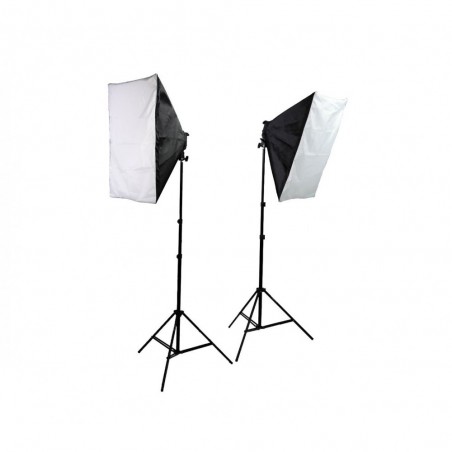 4499 deux stands avec 10 lampes de 45 W et une enceinte confortable