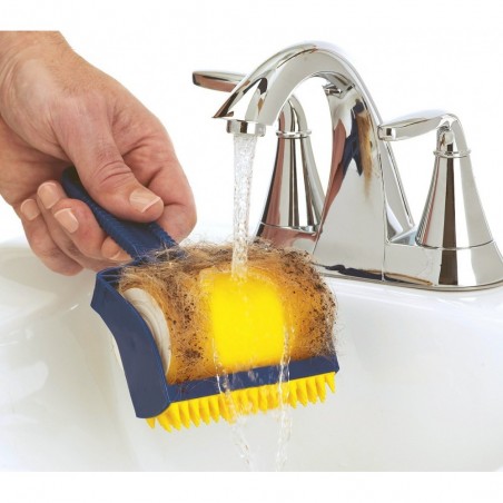 Brosse anti-poils BRUSH PET pour enlever les poils animaux plus facilement