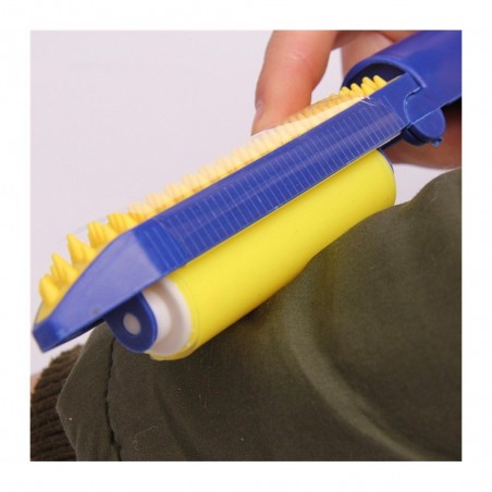 Brosse anti-poils BRUSH PET pour enlever les poils animaux plus facilement