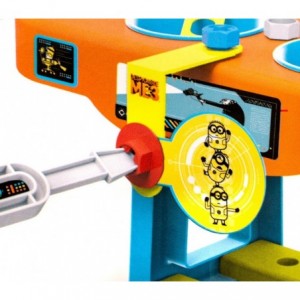 098837 Bureau d'activité pour enfants Cattivissimo ME avec 22 accessoires MINION 2