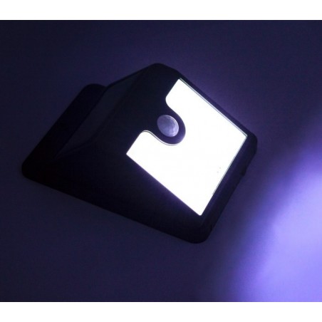 Lampe à énergie solaire 8 LED   SUPER BRIGHT capteur de mouvement et crépuscule