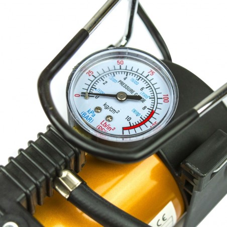 EF012 Compresseur voiture  XONE avec connexion allume-cigare et accessoires 12V