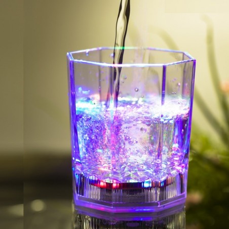 Verre à cocktail 177 ml en plastique avec lumière LED multicolore