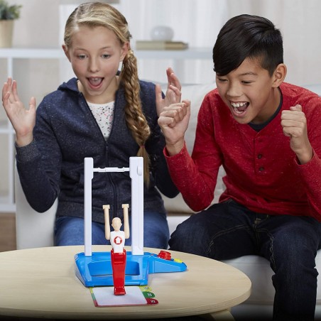 Jeu de société Hasbro 373666 FANTASTIC GYMNASTICS atterrit et gagne