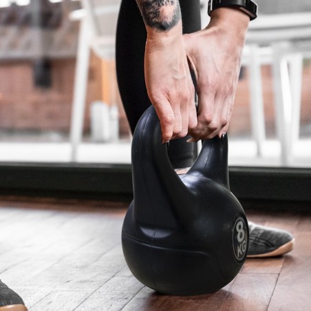 Kettlebell fitness 8kg en pvc 186960 avec sable et poignée anti-rayures