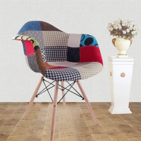 Fauteuil EIFFEL en tissu patchwork avec assise et pieds en bois tendre