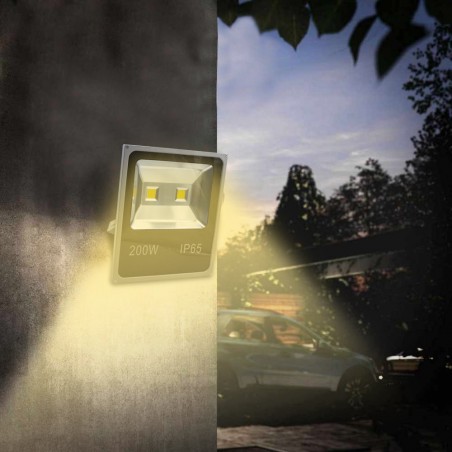 Phare LED 200W Lumière chaude pour extérieur imperméable IP65 avec support