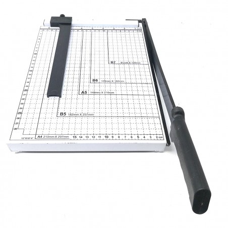 Coupe-papier avec grille A4 et règle art. 870011 coupe-levier guillotine