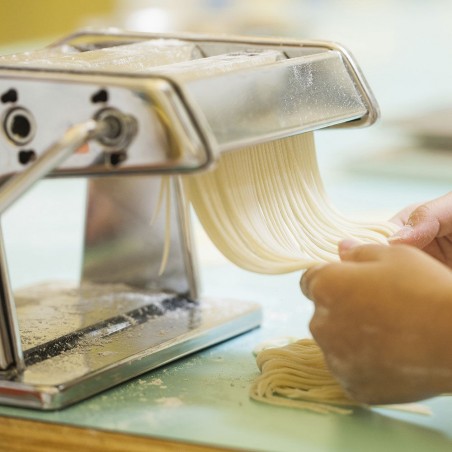 Machine manuelle pour préparer pâtes fraîches coupées manivelle