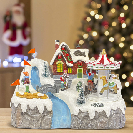 361075 Village de Noël 24x15x18cm décoré de Lumières, Musique et Mouvement