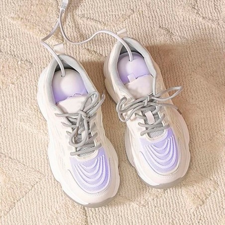 Le sèche-chaussures électrique 212157 élimine les odeurs et chauffe les pieds