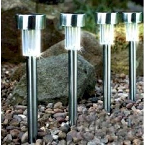 Lot 4 lampes de jardin LED - énergie solaire