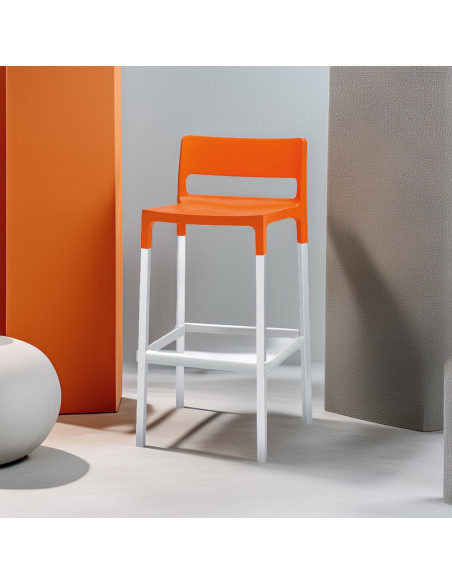 Lot de 4 tabourets DIVO en technopolymère et alu, assise H65cm.