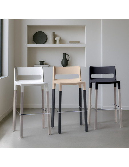 Lot de 4 tabourets NATURAL DIVO en technopolymère et bois, assise H75cm
