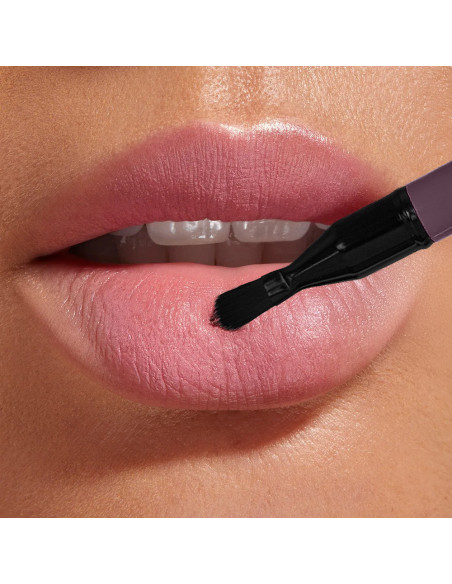 Crayon à lèvres mat waterproof avec pinceau plat pour estomper